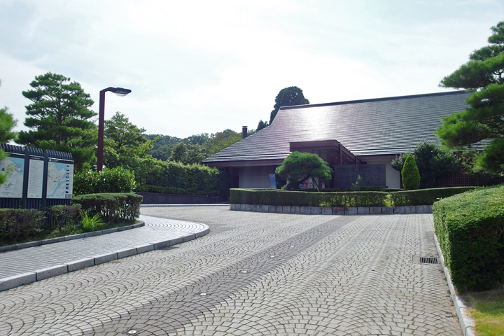 高岡万葉歴史館 高岡万葉歴史館